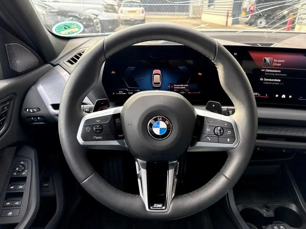 BMW 1-serie 120 uit 2025, foto 14