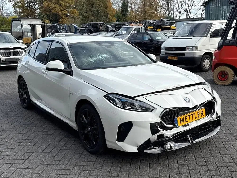 BMW 1-serie 120 uit 2025, foto 7