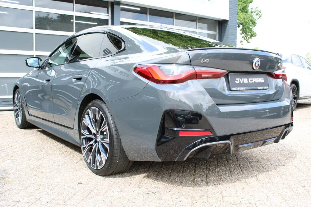 BMW i4 M50 High Executive 84 kWh uit 2023, foto 9