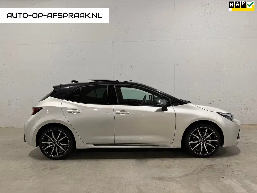 Toyota Corolla Hybrid 180 GR Sport Automaat HUD Pano JBL uit 2025