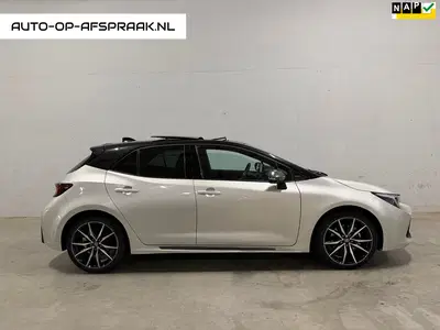 Toyota Corolla Hybrid 180 GR Sport Automaat HUD Pano JBL uit 2025