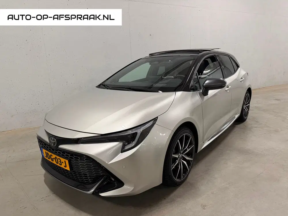 Toyota Corolla Hybrid 180 GR Sport Automaat HUD Pano JBL uit 2025, foto 3