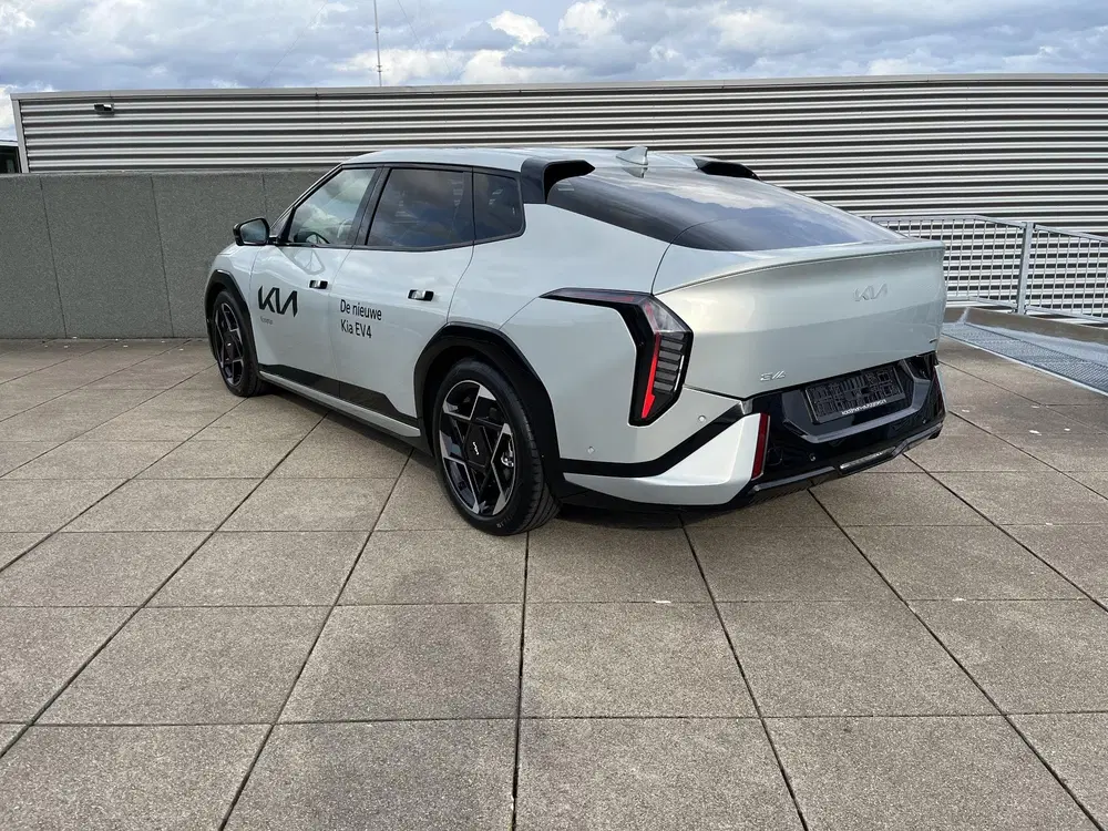 Kia EV4 GT-PlusLine 81.4 kWh Nu in de Showroom in uit 2025, foto 3