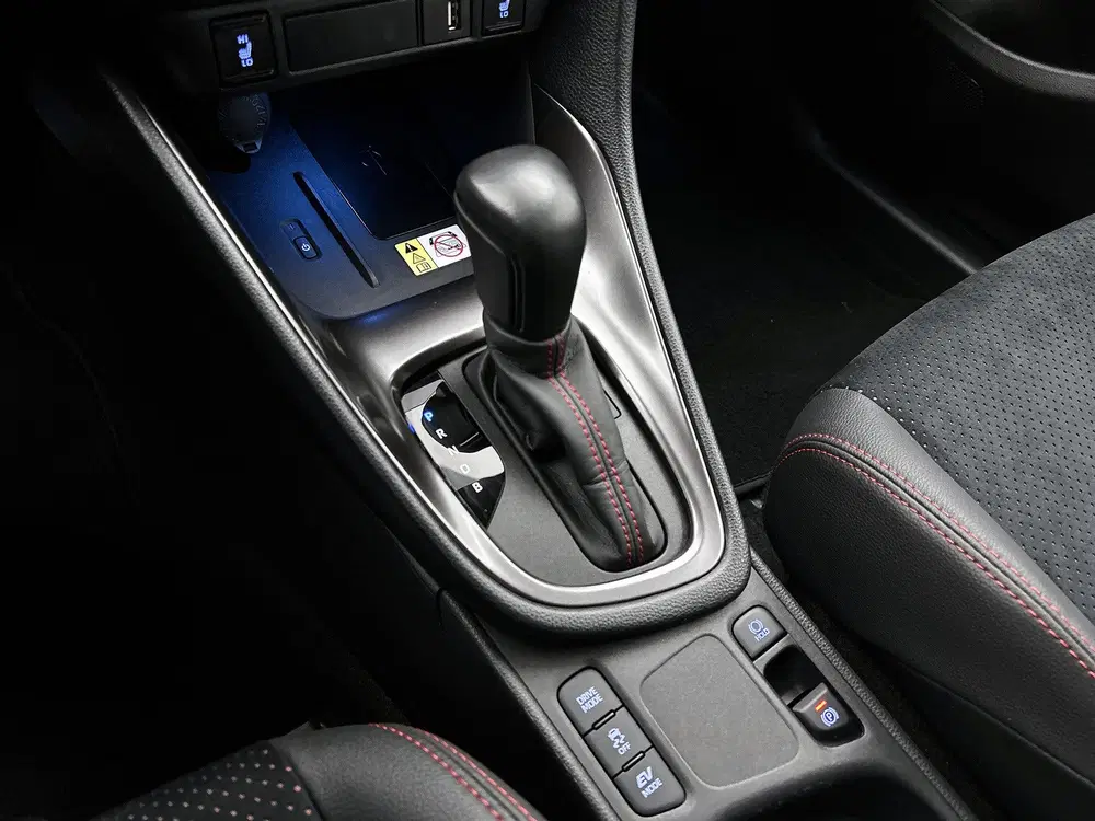 Toyota Yaris 1.5 Hybrid GR Sport Limited uit 2022, foto 13