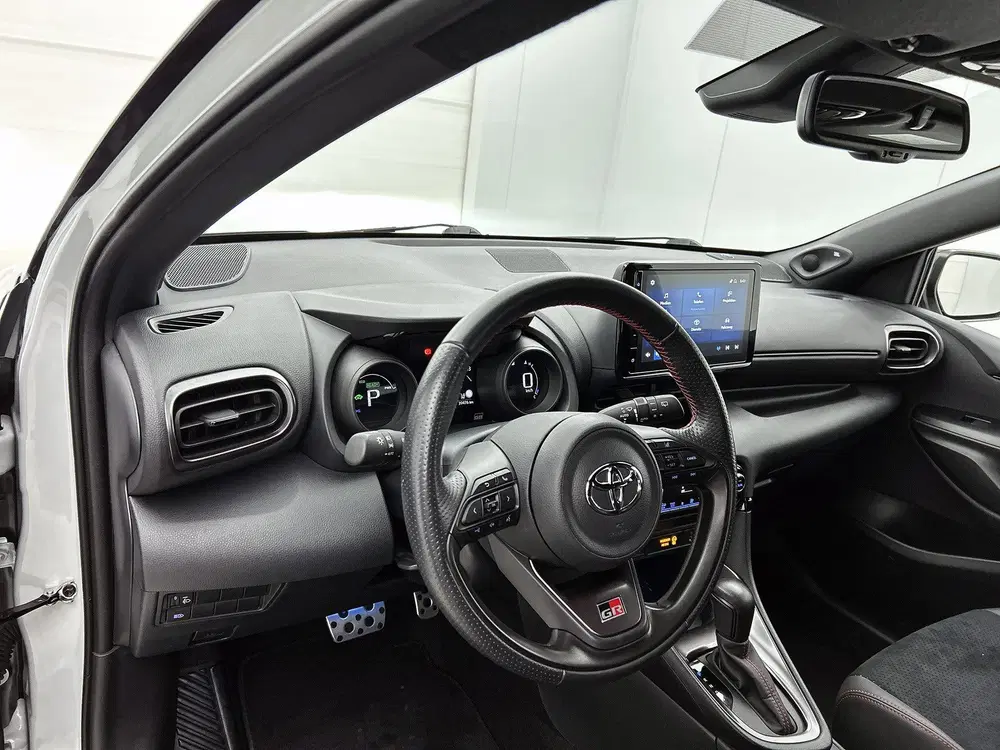 Toyota Yaris 1.5 Hybrid GR Sport Limited uit 2022, foto 19