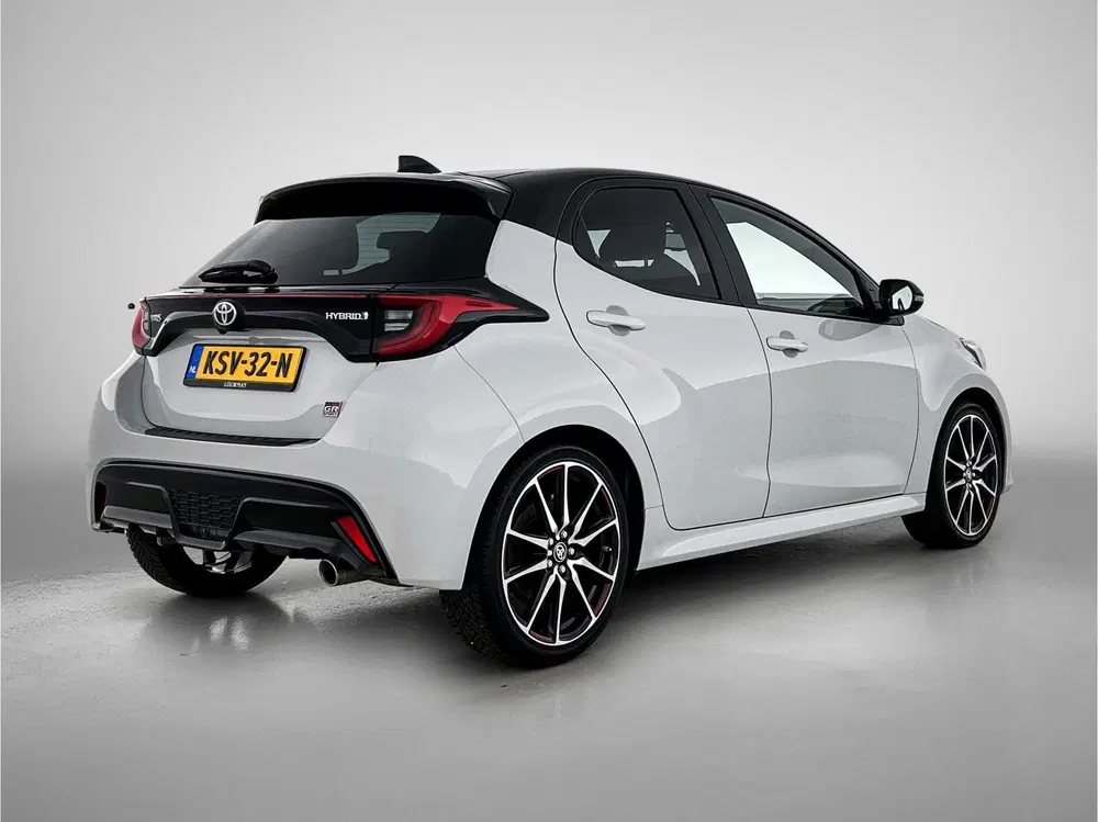 Toyota Yaris 1.5 Hybrid GR Sport Limited uit 2022, foto 2