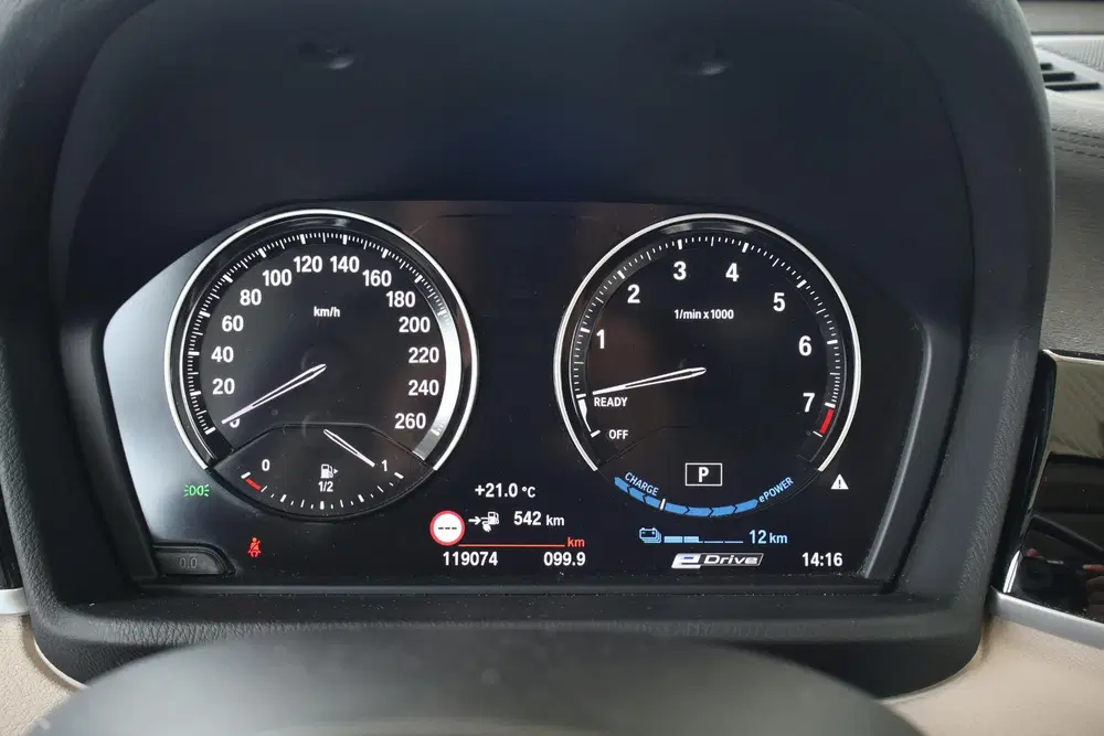 BMW X1 xDrive25e eDrive Edition uit 2021, foto 14