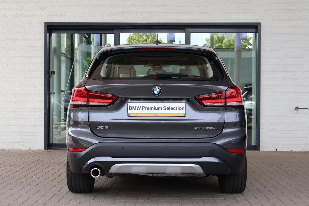 BMW X1 xDrive25e eDrive Edition uit 2021, foto 4