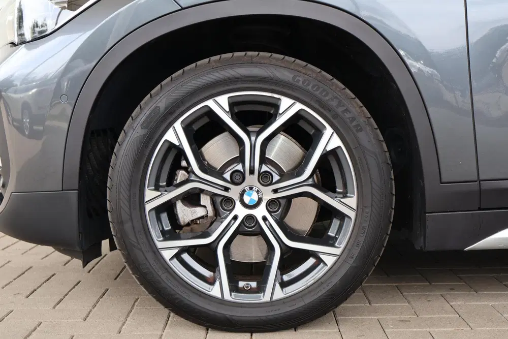 BMW X1 xDrive25e eDrive Edition uit 2021, foto 6