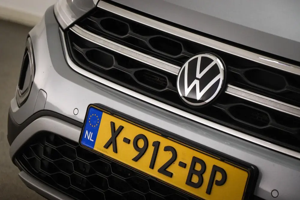 Volkswagen T-Roc 1.5 TSI Style | IQ LIGHT | STOELVERWARMING uit 2023, foto 16