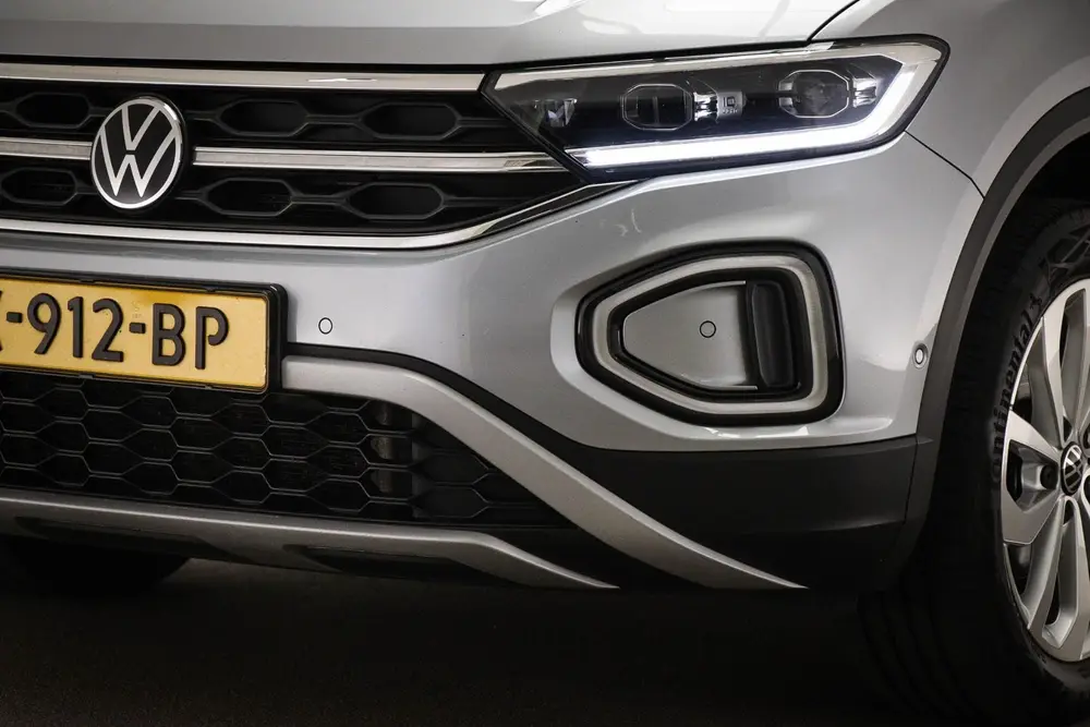 Volkswagen T-Roc 1.5 TSI Style | IQ LIGHT | STOELVERWARMING uit 2023, foto 17