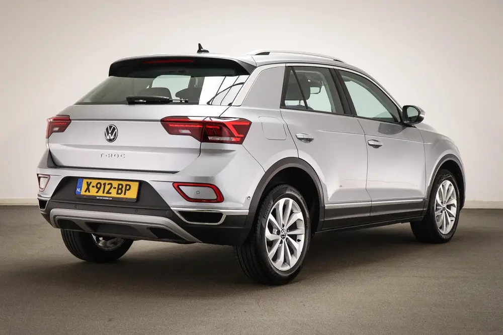 Volkswagen T-Roc 1.5 TSI Style | IQ LIGHT | STOELVERWARMING uit 2023, foto 2