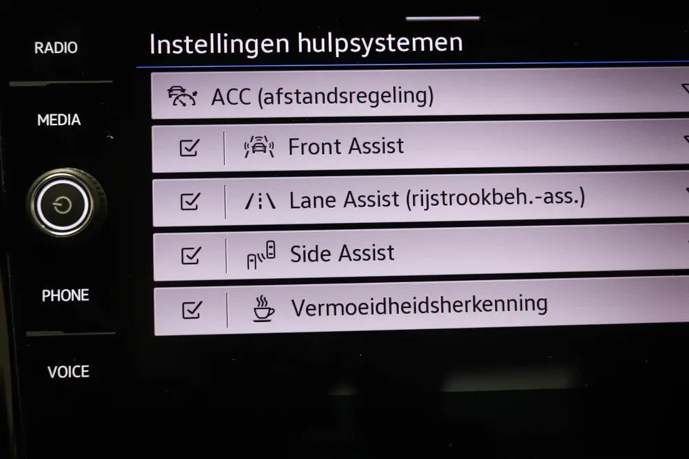 Volkswagen T-Roc 1.5 TSI Style | IQ LIGHT | STOELVERWARMING uit 2023, foto 8