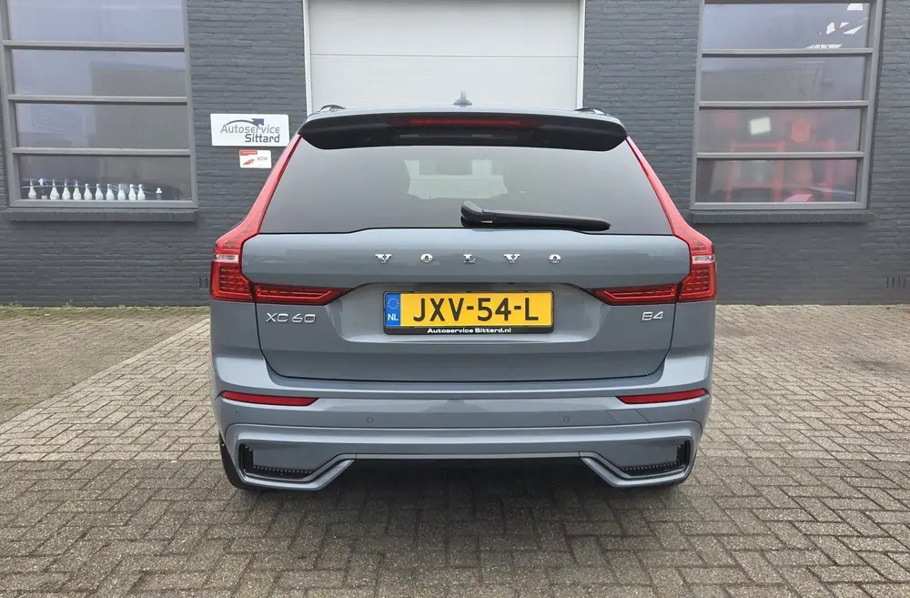 Volvo XC60 2.0 B4 Dark plus Mild Hybride uit 2022, foto 10