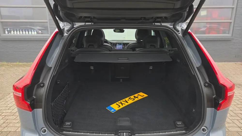 Volvo XC60 2.0 B4 Dark plus Mild Hybride uit 2022, foto 12