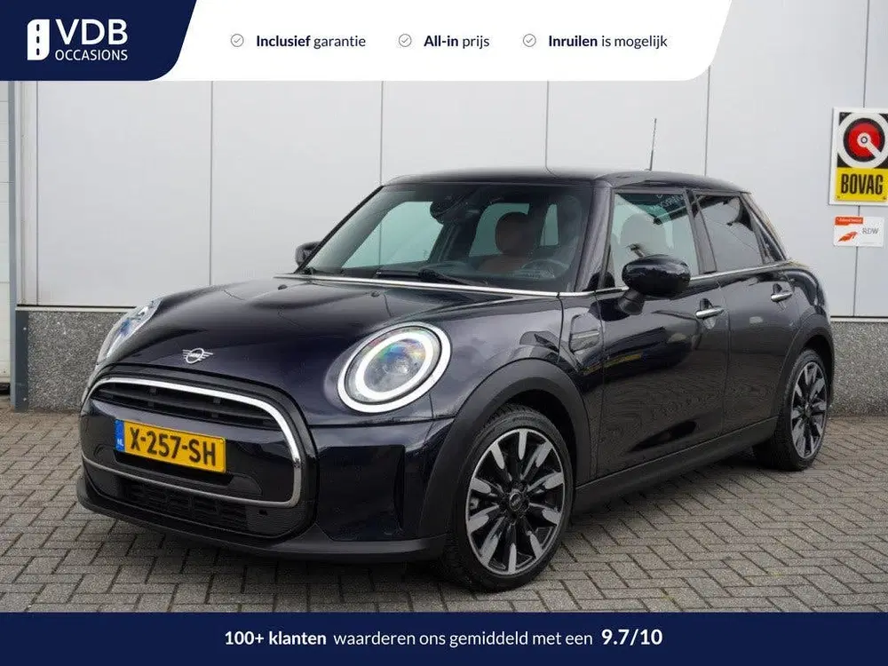 Mini Cooper 1.5 Cooper Camden Leder uit 2024