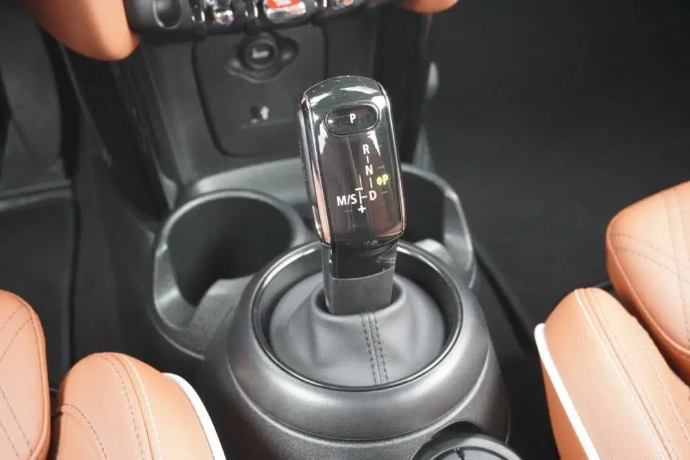 Mini Cooper 1.5 Cooper Camden Leder uit 2024, foto 13