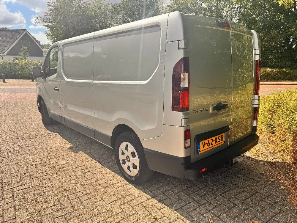 Renault Trafic GB 2.0 Blue dCi 131pk L2h1 T30 2024 Grijs uit 2024, foto 5