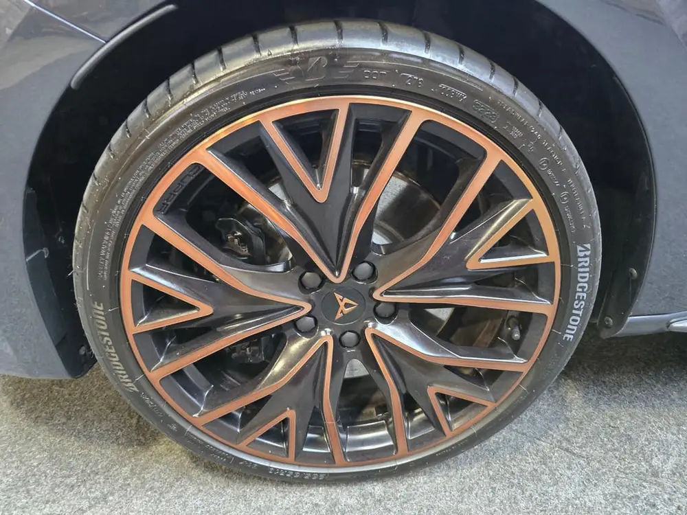 Cupra Leon Sportstourer 1.4 e-Hybrid VZ Performance Pano Car uit 2024, foto 2