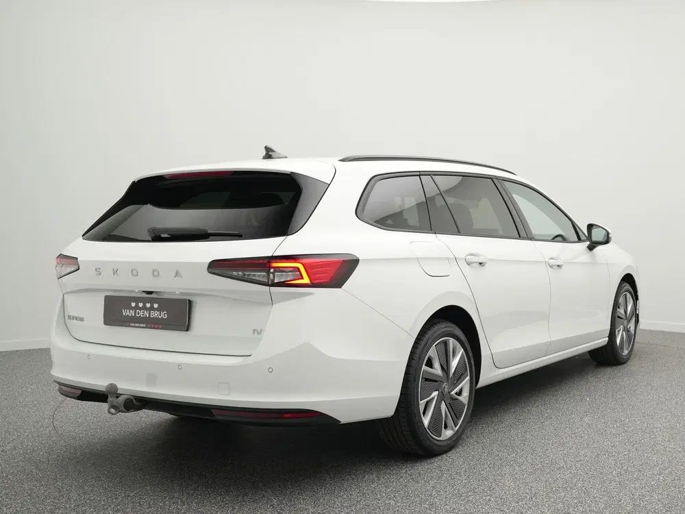 Skoda Superb 1.5 TSI 204pk PHEV Business Edition uit 2025, foto 2