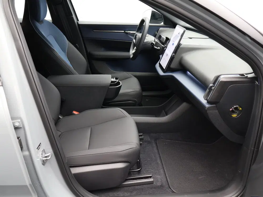 Volvo EX30 Single Motor Plus 51 kWh uit 2024, foto 9