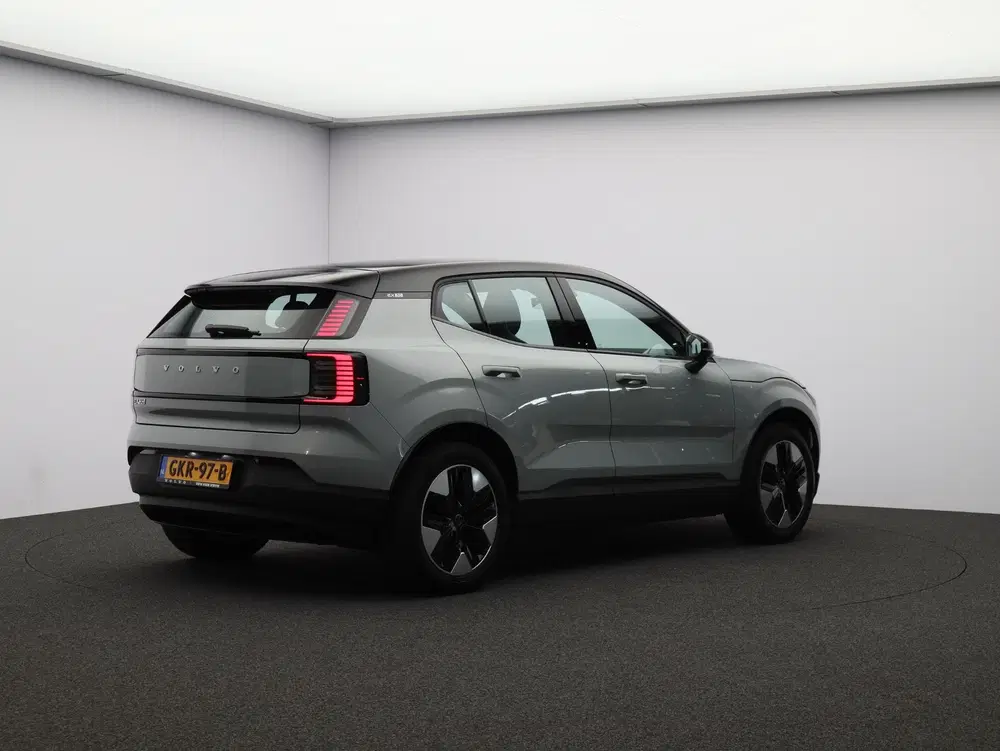 Volvo EX30 Single Motor Plus 51 kWh uit 2024, foto 2