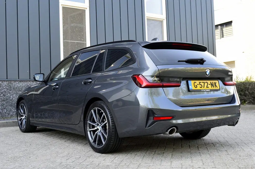BMW 3-serie 3 Serie Touring 330i High Executive Editio uit 2019, foto 3