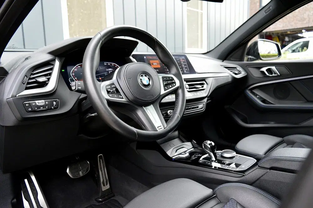 BMW 1-serie 118i M-Sport Rijklaarprijs-Garantie Panora uit 2023, foto 11