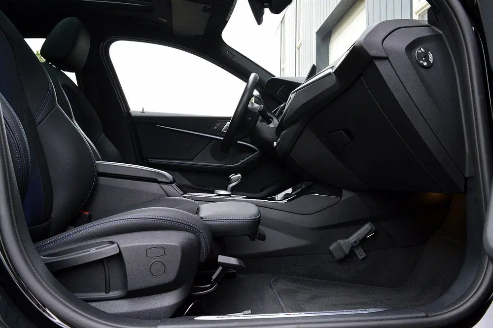 BMW 1-serie 118i M-Sport Rijklaarprijs-Garantie Panora uit 2023, foto 15