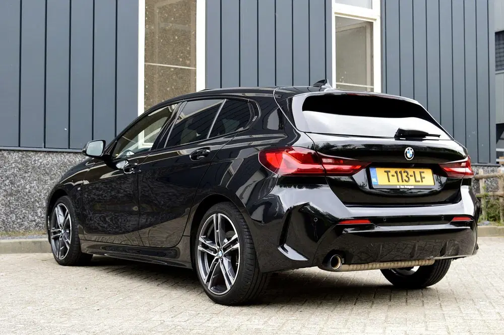 BMW 1-serie 118i M-Sport Rijklaarprijs-Garantie Panora uit 2023, foto 3