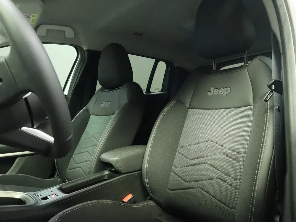 Jeep Avenger Altitude 54 kWh uit 2025, foto 6