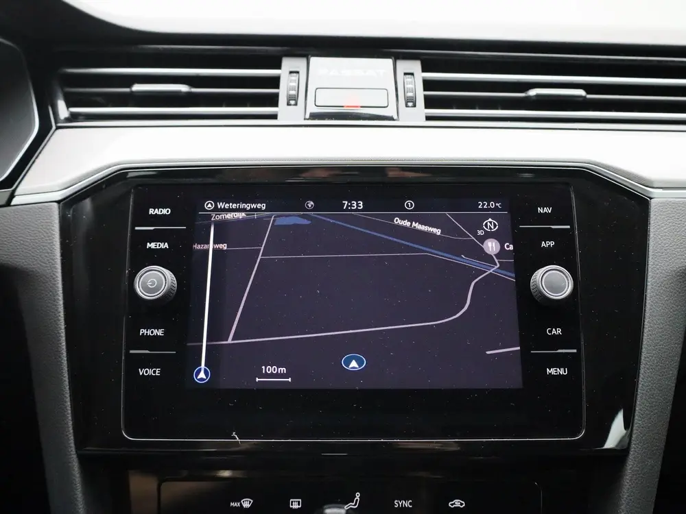 Volkswagen Passat Variant 2.0 TDI Comfort Business uit 2021, foto 17