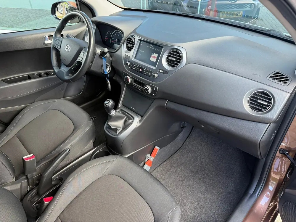 Hyundai I10 1.0i Premium - Navi - Climate - Winterpakket - O uit 2019, foto 2