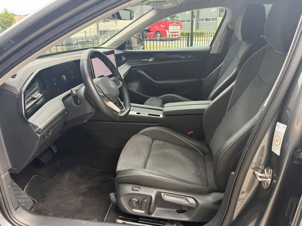 Volkswagen Passat Variant 1.5 eHybrid 204pk Elegance PHEV uit 2024, foto 3