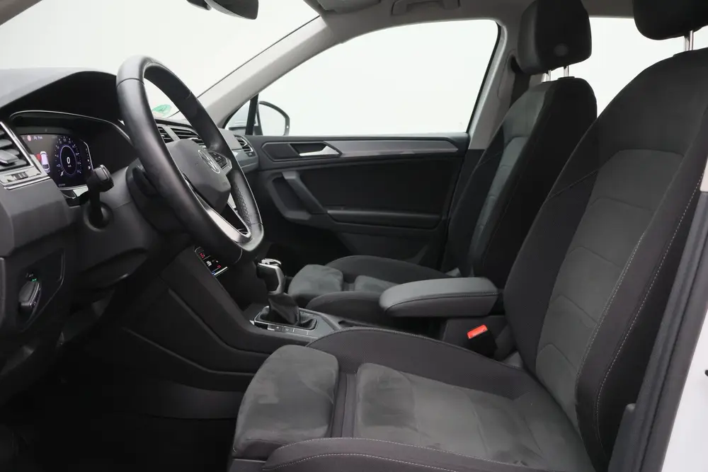 Volkswagen Tiguan 1.4 TSI DSG Plug-in Hybrid Life Navigatie uit 2022, foto 11