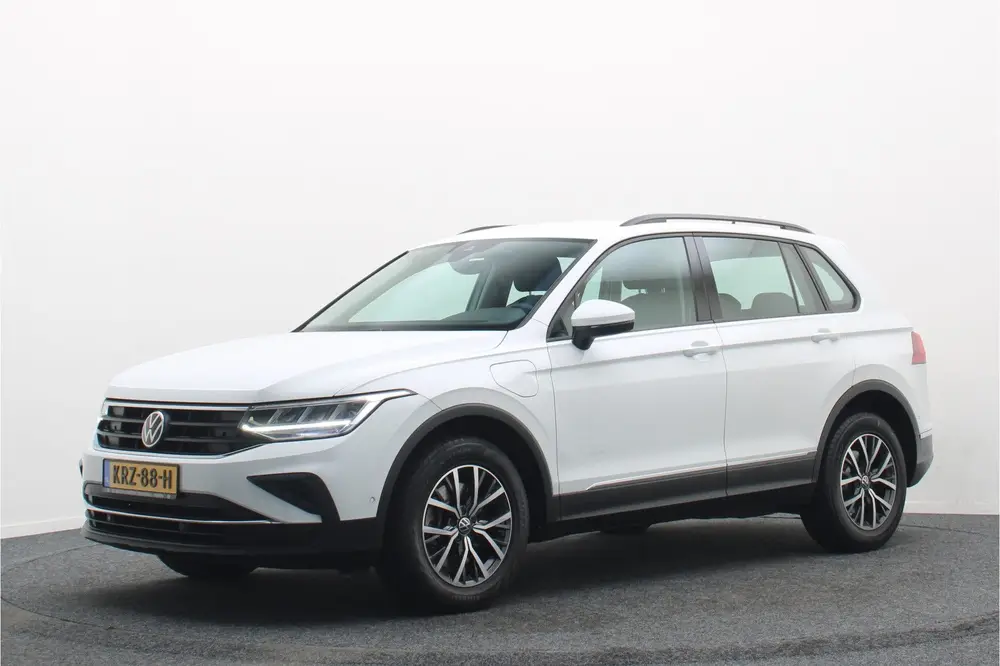 Volkswagen Tiguan 1.4 TSI DSG Plug-in Hybrid Life Navigatie uit 2022, foto 16