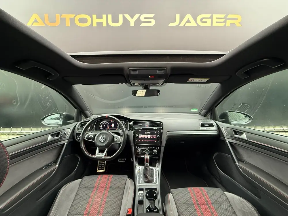 Volkswagen Golf 2.0 TSI GTI TCR Pano Camera Carplay Keyless uit 2019, foto 3