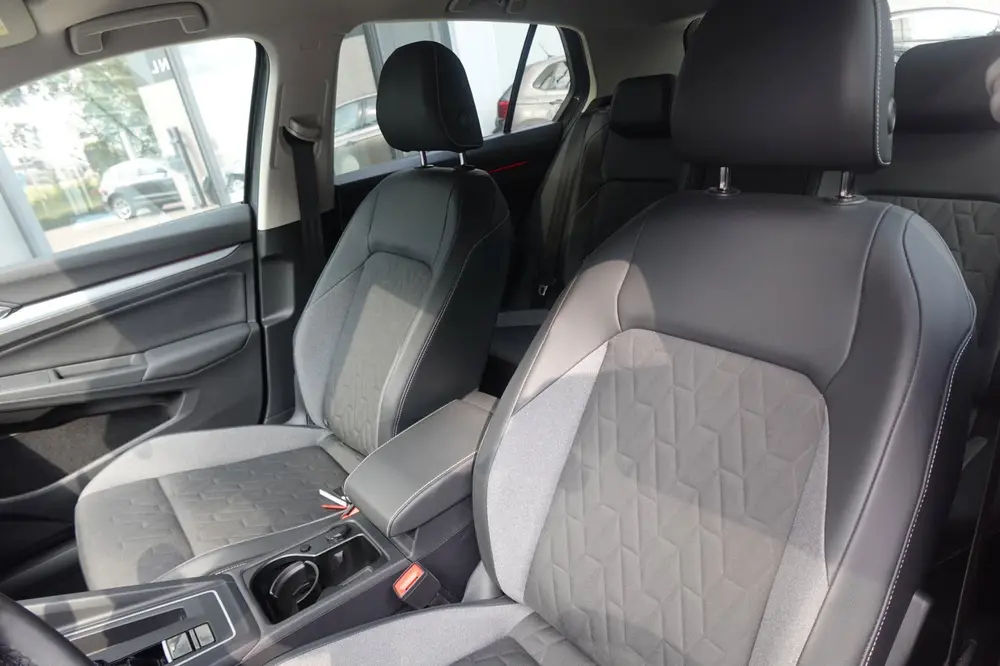 Volkswagen Golf 1.5 eTSI Goal edition CARPLAY ACC PDC NAVI C uit 2025, foto 10
