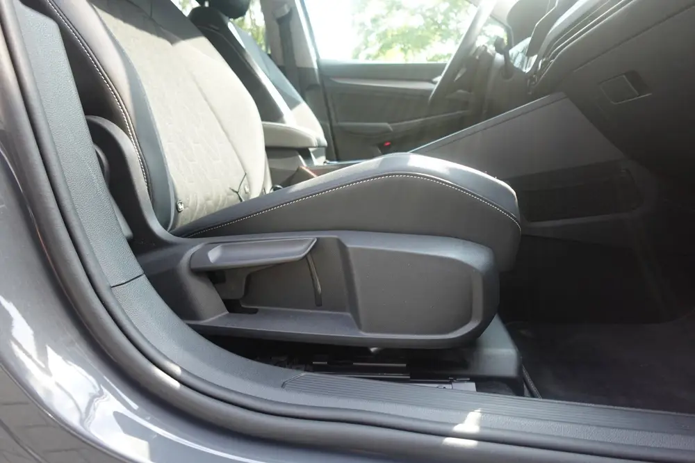 Volkswagen Golf 1.5 eTSI Goal edition CARPLAY ACC PDC NAVI C uit 2025, foto 13