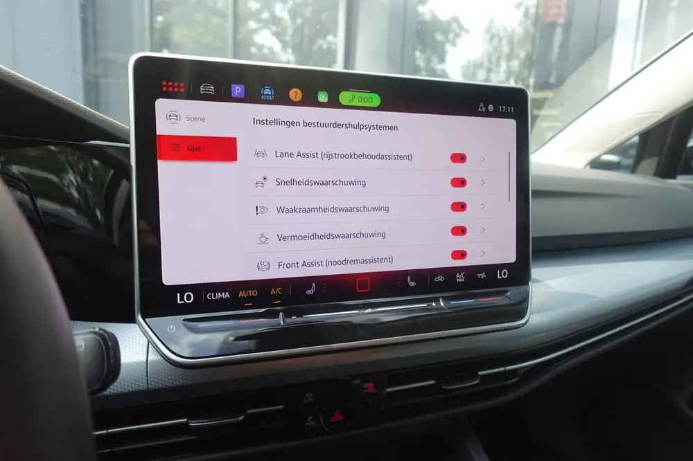 Volkswagen Golf 1.5 eTSI Goal edition CARPLAY ACC PDC NAVI C uit 2025, foto 18