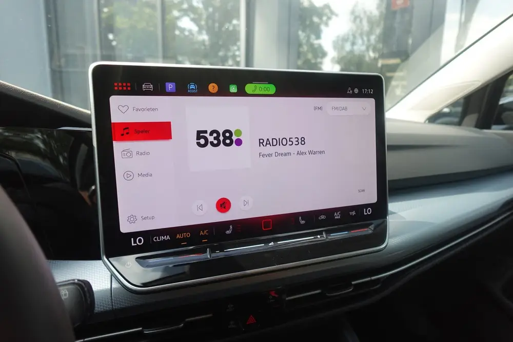 Volkswagen Golf 1.5 eTSI Goal edition CARPLAY ACC PDC NAVI C uit 2025, foto 20
