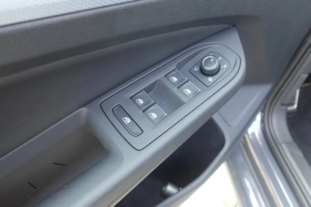 Volkswagen Golf 1.5 eTSI Goal edition CARPLAY ACC PDC NAVI C uit 2025, foto 9
