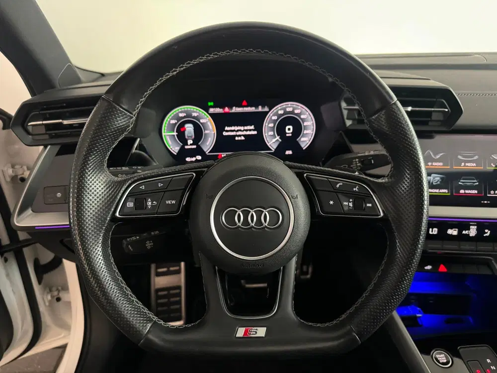 Audi A3 45 TFSI e S edition Competition Pano uit 2022, foto 11