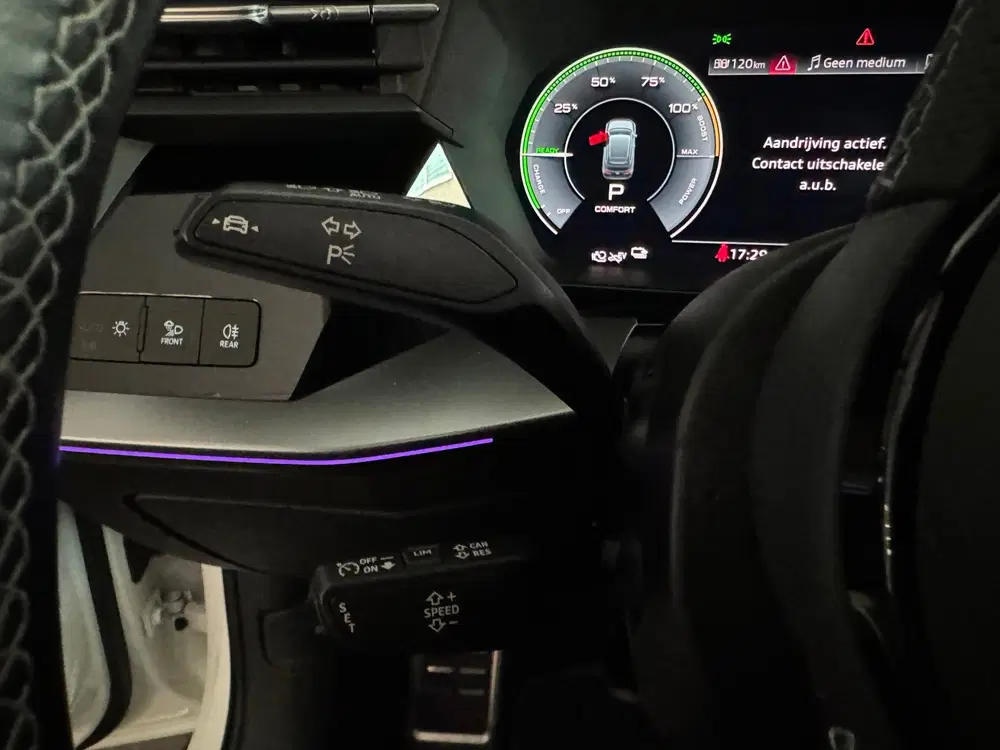Audi A3 45 TFSI e S edition Competition Pano uit 2022, foto 12