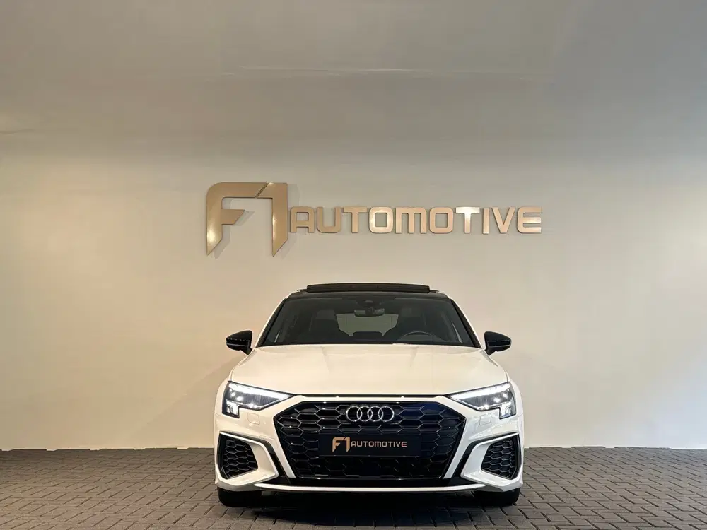 Audi A3 45 TFSI e S edition Competition Pano uit 2022, foto 2