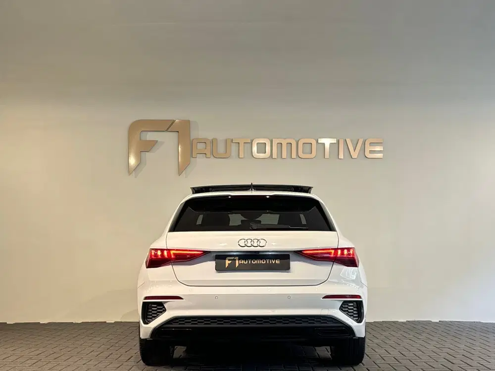 Audi A3 45 TFSI e S edition Competition Pano uit 2022, foto 5