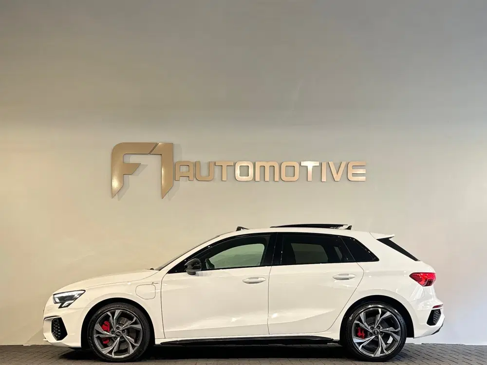 Audi A3 45 TFSI e S edition Competition Pano uit 2022, foto 7
