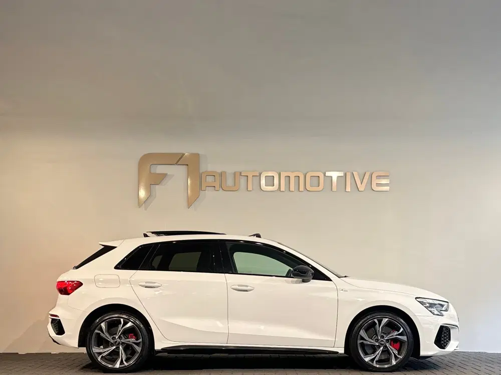 Audi A3 45 TFSI e S edition Competition Pano uit 2022, foto 8