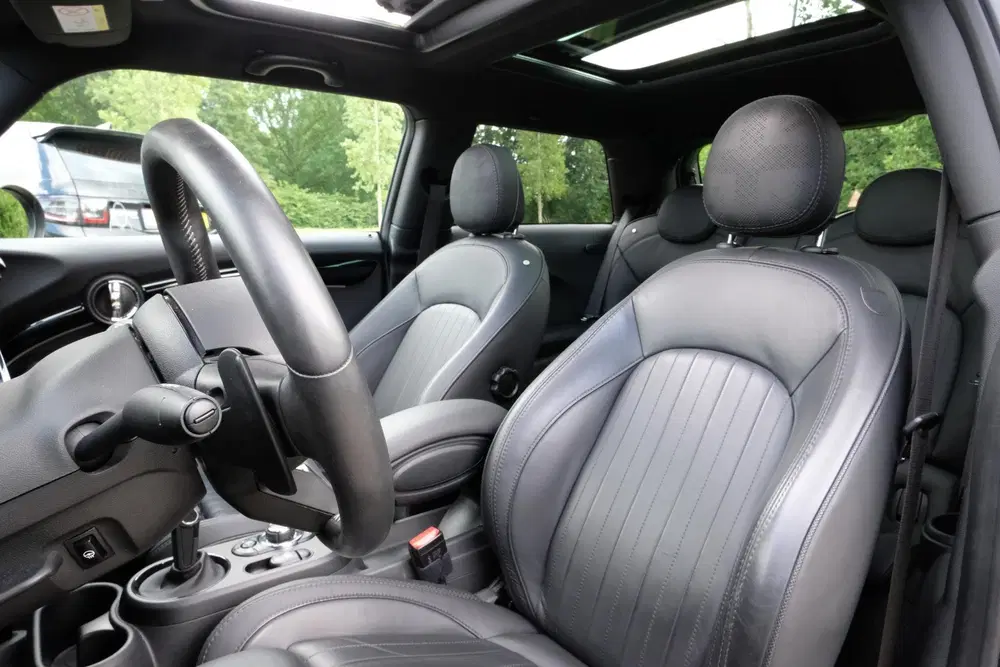 Mini John Cooper Works 2.0 John Cooper Works Essential 231 PK uit 2022, foto 16