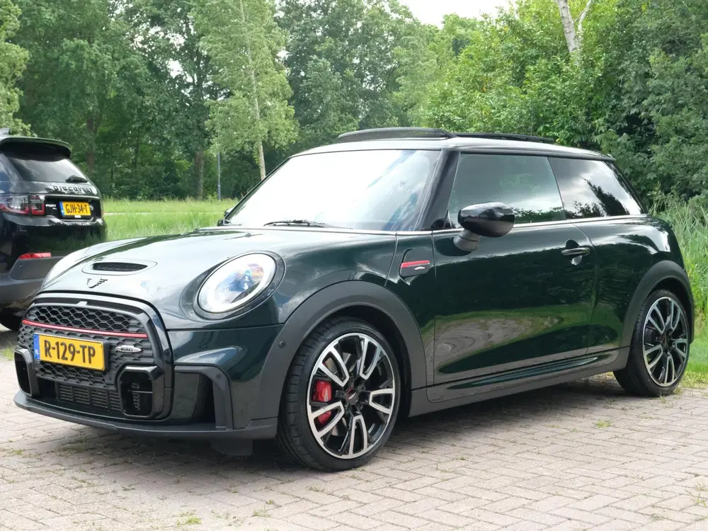 Mini John Cooper Works 2.0 John Cooper Works Essential 231 PK uit 2022, foto 2
